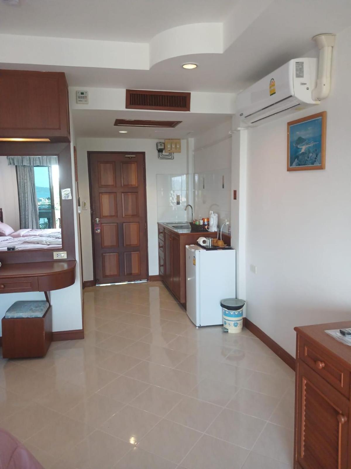 Aksarai Hotel Patong 外观 照片
