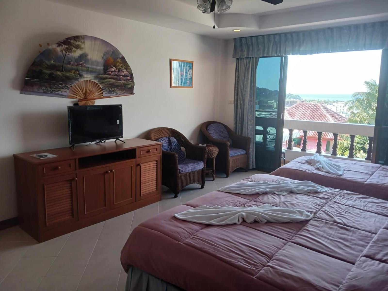 Aksarai Hotel Patong 外观 照片