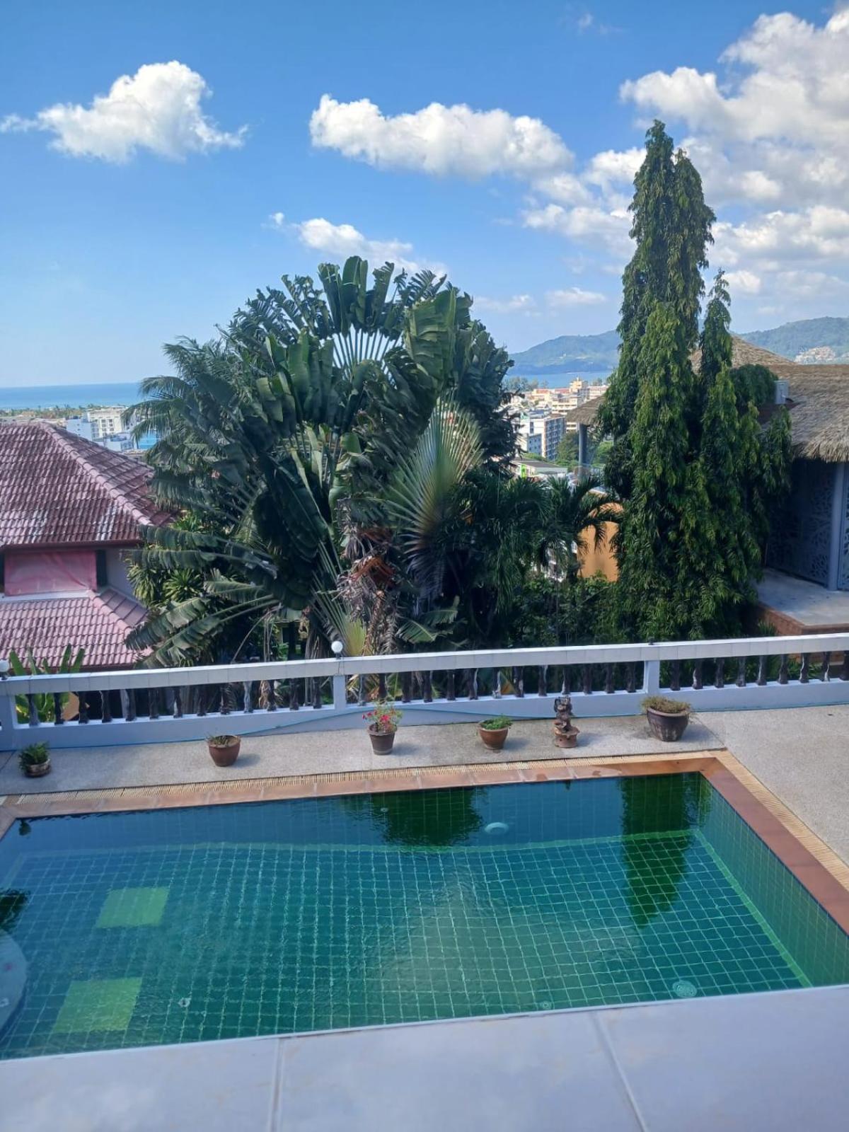 Aksarai Hotel Patong 外观 照片